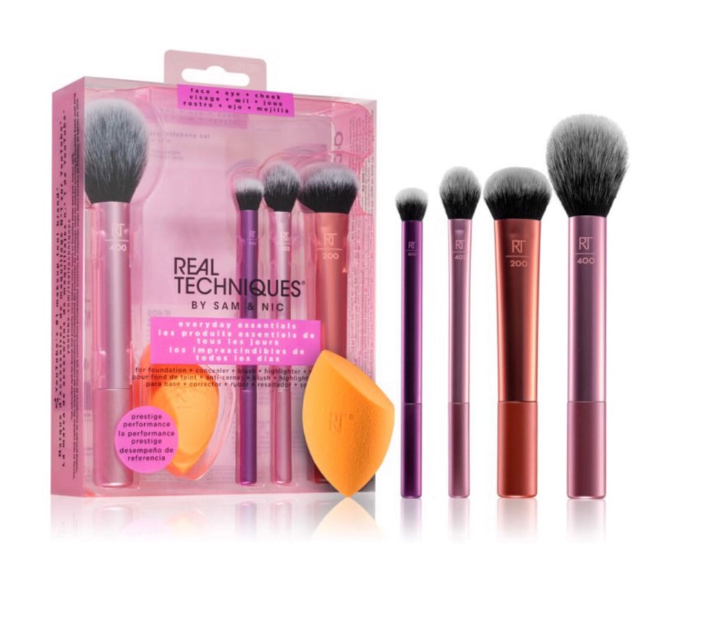 Real Techniques Everyday Essentials Set Review - New Look Brushes